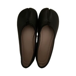 Black Tabi flats Women’s 7